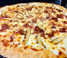 Poker's Chicken Alfredo Pizza